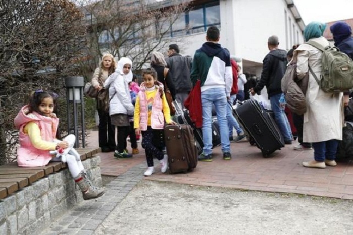 German government plans to spend 93.6 billion euros on refugees by end 2020